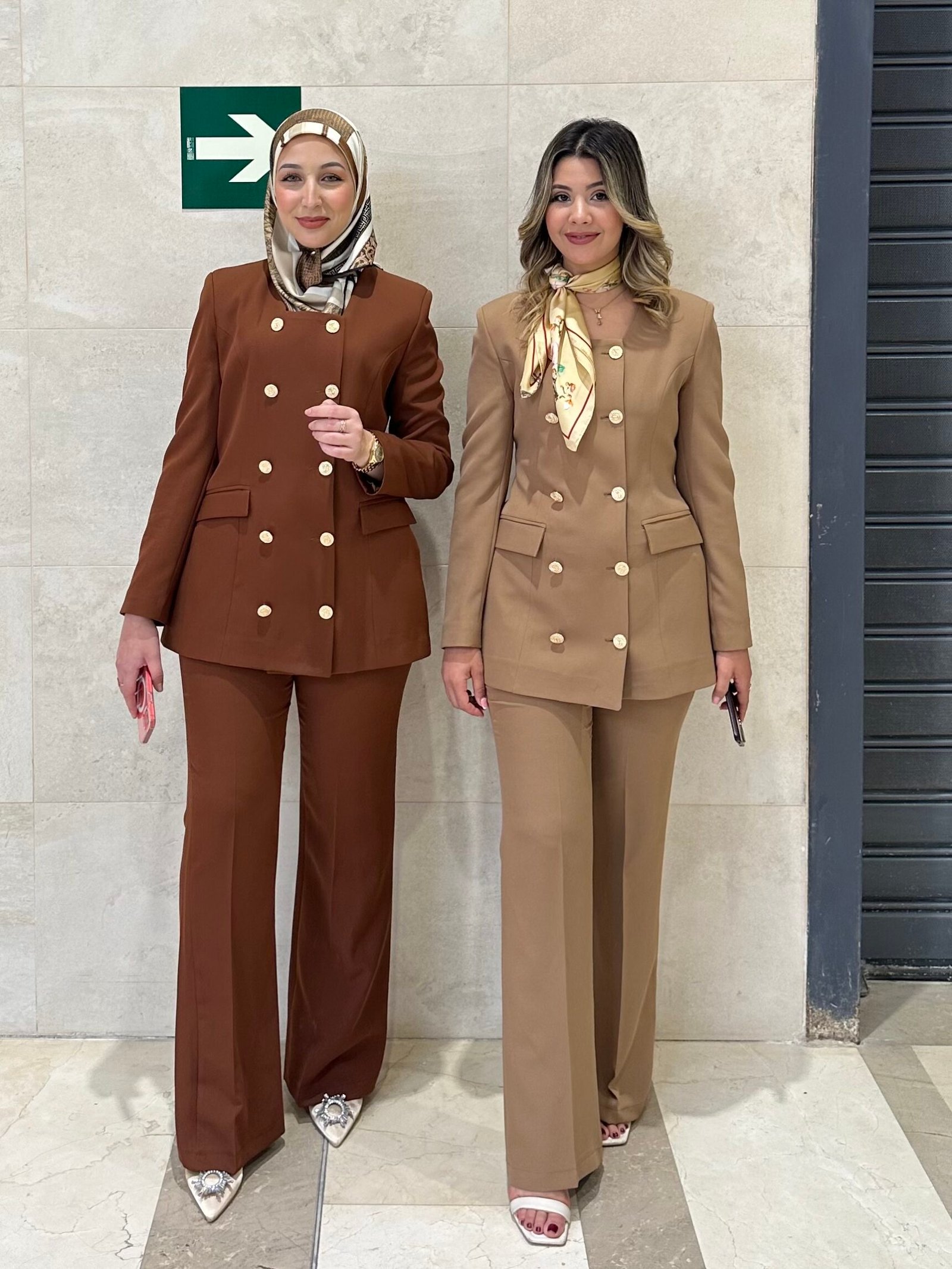 Tailleur AMAYA promo 9800 au lieu de 14800 – Image 3