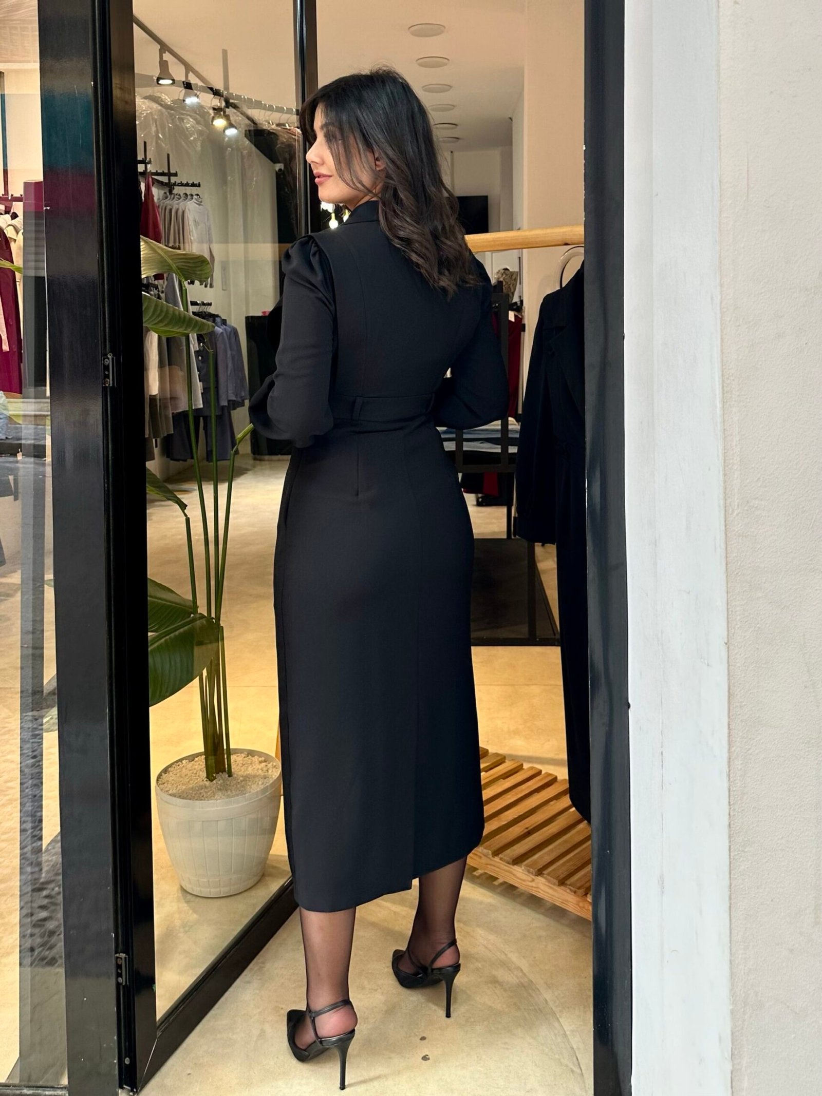 Robe Lamias – Image 3